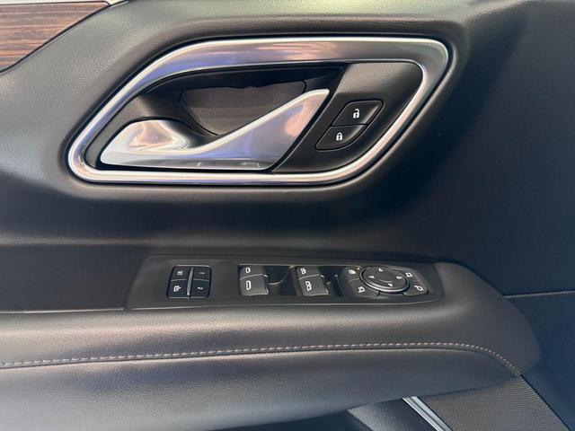 Photo of 2024 Black Chevrolet Suburban