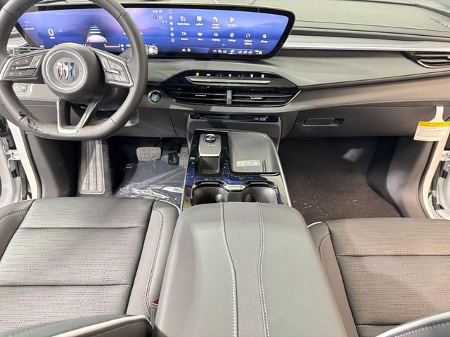 Photo of 2025 Summit White Buick Enclave