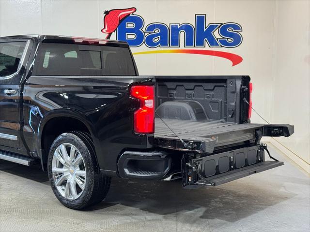 Photo of 2025 Black Chevrolet Silverado 1500