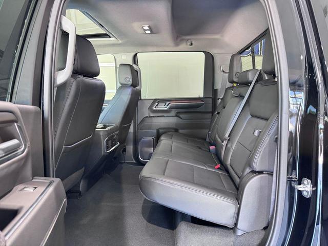 Photo of 2024 Onyx Black GMC Sierra 2500