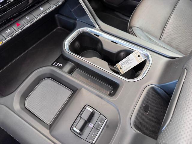 Photo of 2024 Onyx Black GMC Sierra 2500