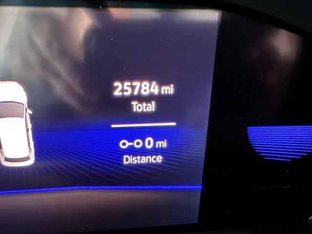 Photo of 2022 Oryx White Pearl Volkswagen Jetta