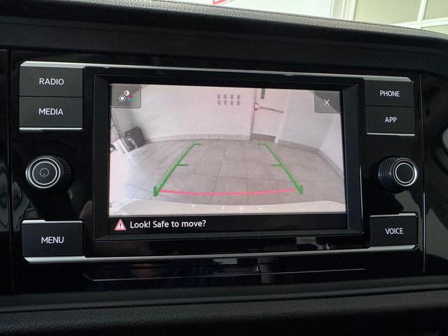 Photo of 2022 Oryx White Pearl Volkswagen Jetta