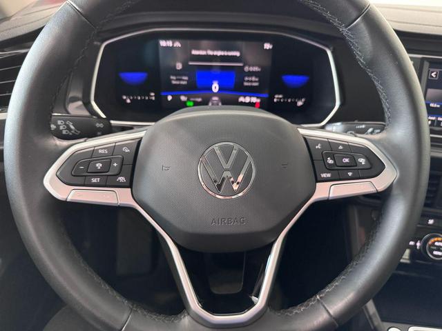 Photo of 2022 Oryx White Pearl Volkswagen Jetta