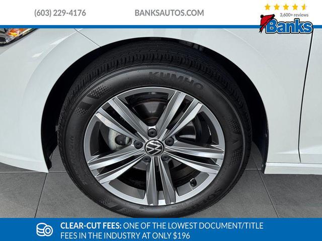 Photo of 2022 Oryx White Pearl Volkswagen Jetta