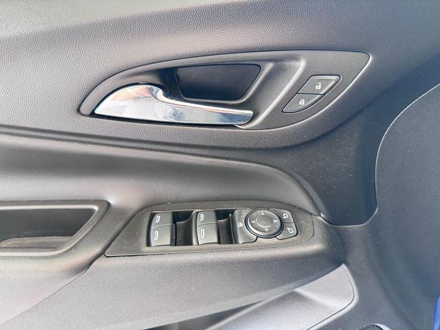Photo of 2022 Blue Glow Metallic Chevrolet Equinox