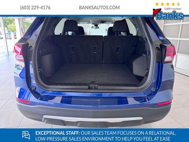 Photo of 2022 Blue Glow Metallic Chevrolet Equinox