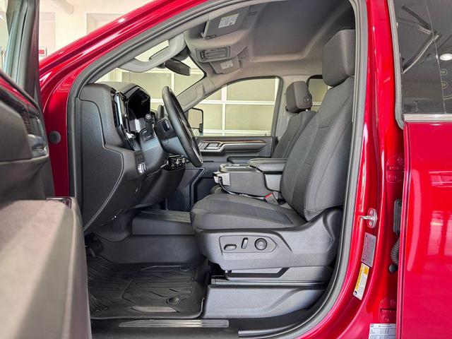 Photo of 2024 Volcanic Red Tintcoat GMC Sierra 2500