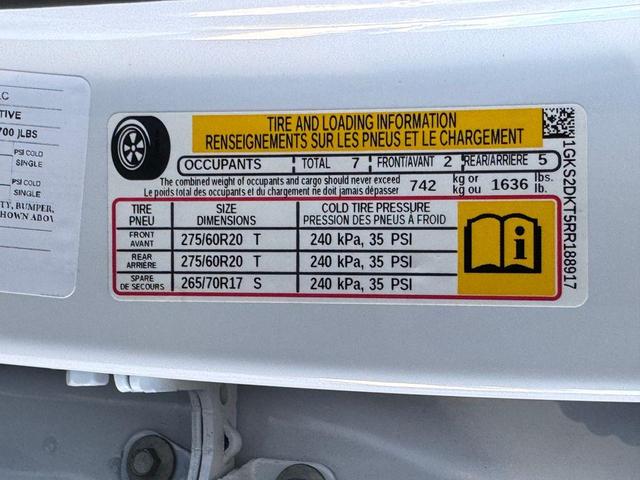 Photo of 2024 Summit White GMC Yukon