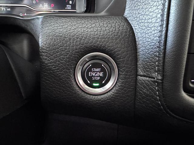 Photo of 2024 Summit White GMC Yukon