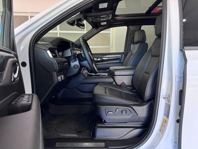 Photo of 2024 Summit White GMC Yukon