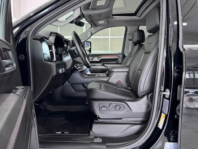 Photo of 2024 Onyx Black GMC Sierra 3500