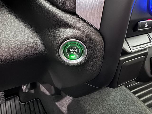 Photo of 2022 Summit White GMC Sierra 1500