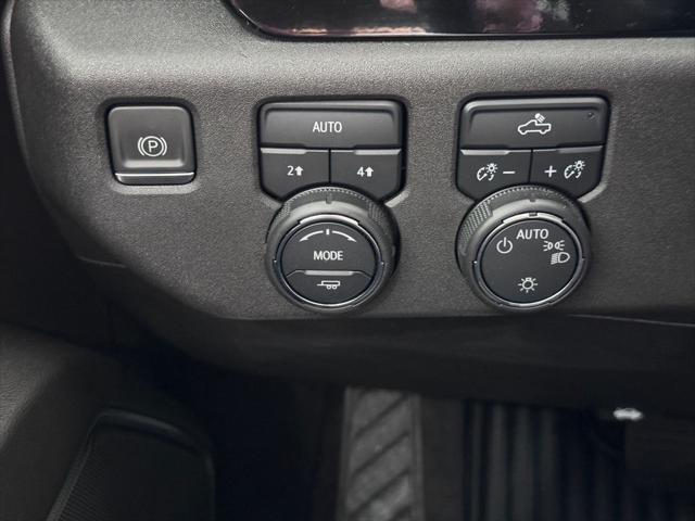 Photo of 2022 Black Chevrolet Silverado 1500