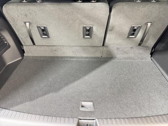 Photo of 2025 Summit White GMC Acadia