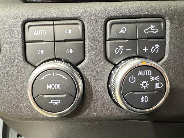 Photo of 2025 Summit White GMC Sierra 1500