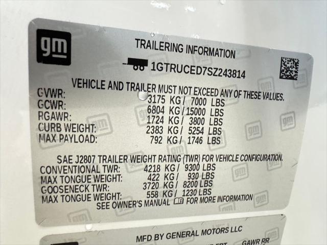 Photo of 2025 Summit White GMC Sierra 1500