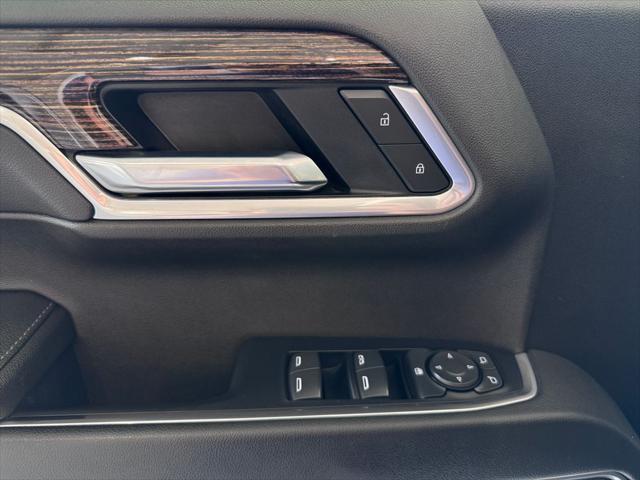 Photo of 2022 Summit White GMC Sierra 1500