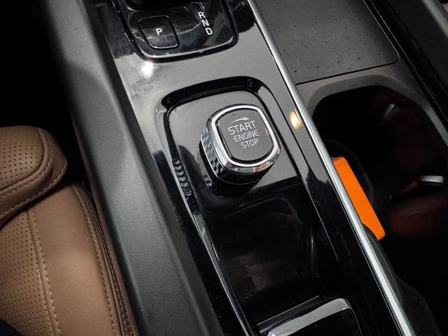 Photo of 2022 Gray Volvo XC60