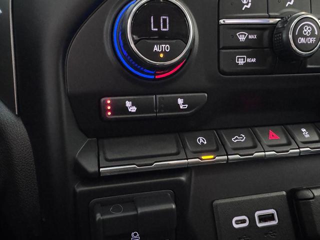 Photo of 2021 Black Chevrolet Silverado 1500