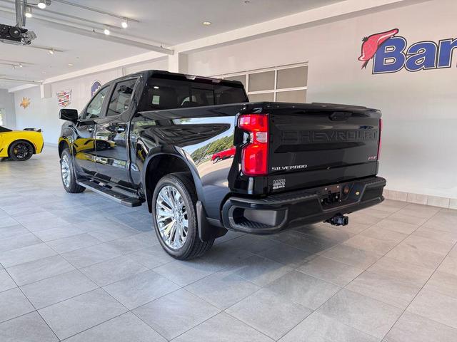 Photo of 2021 Black Chevrolet Silverado 1500