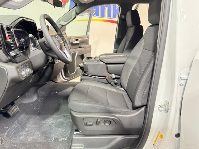 Photo of 2025 Summit White GMC Sierra 1500