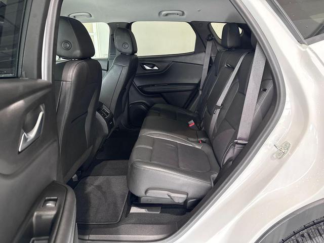 Photo of 2022 Summit White Chevrolet Blazer