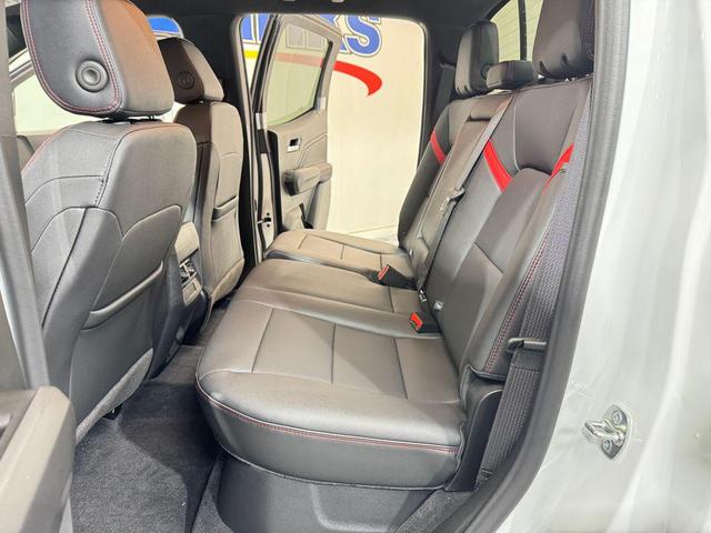 Photo of 2025 Summit White Chevrolet Colorado