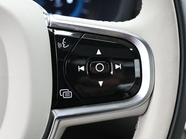 Photo of 2024 Crystal White Metallic Volvo S60