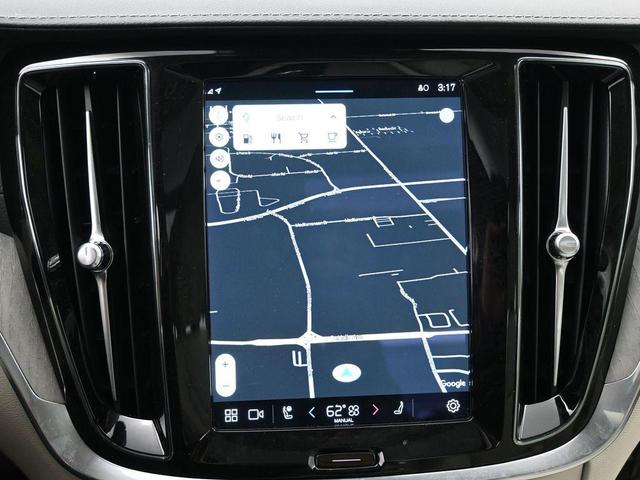 Photo of 2024 Crystal White Metallic Volvo S60
