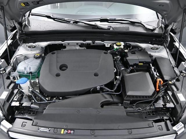 Photo of 2025 Silver Volvo XC40