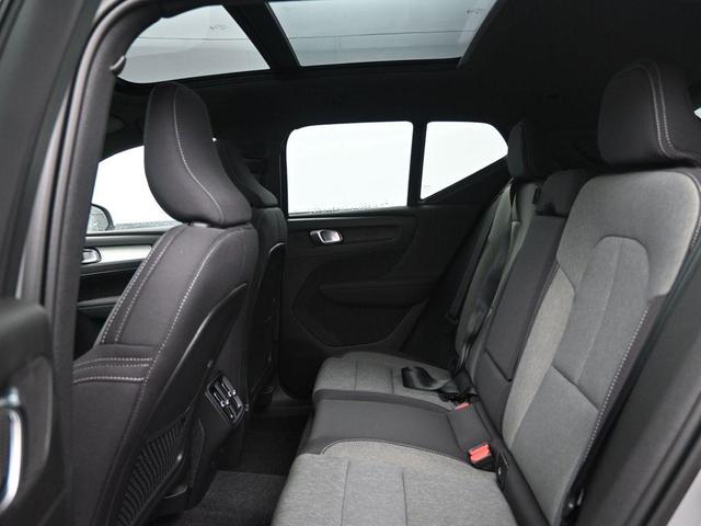 Photo of 2025 Silver Volvo XC40