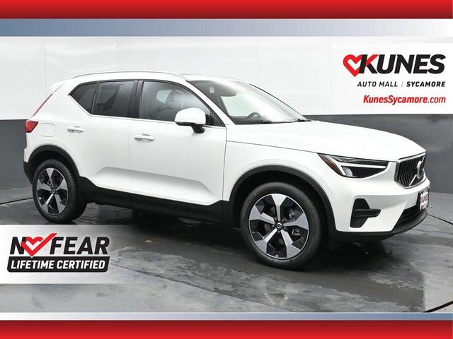 Photo of 2025 Crystal White Pearl Volvo XC40