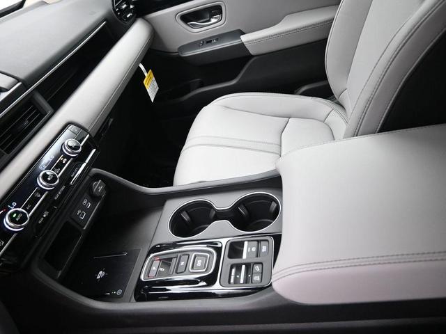 Photo of 2025 Obsidian Blue Pearl Honda Pilot