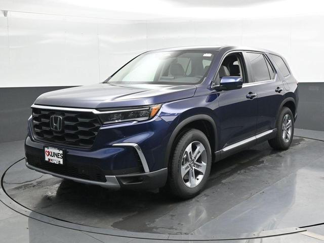 Photo of 2025 Obsidian Blue Pearl Honda Pilot