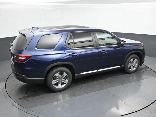 Photo of 2025 Obsidian Blue Pearl Honda Pilot