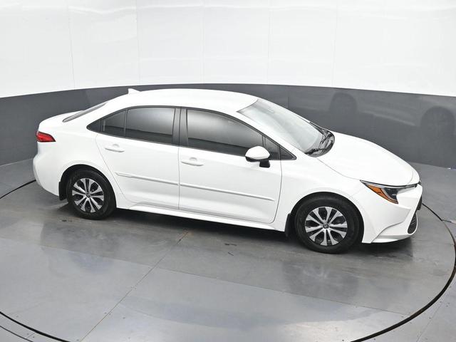 Photo of 2022 White Toyota Corolla Hybrid
