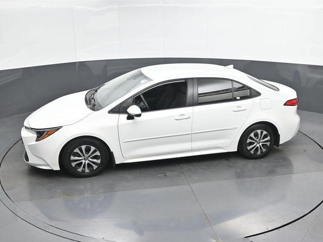 Photo of 2022 White Toyota Corolla Hybrid