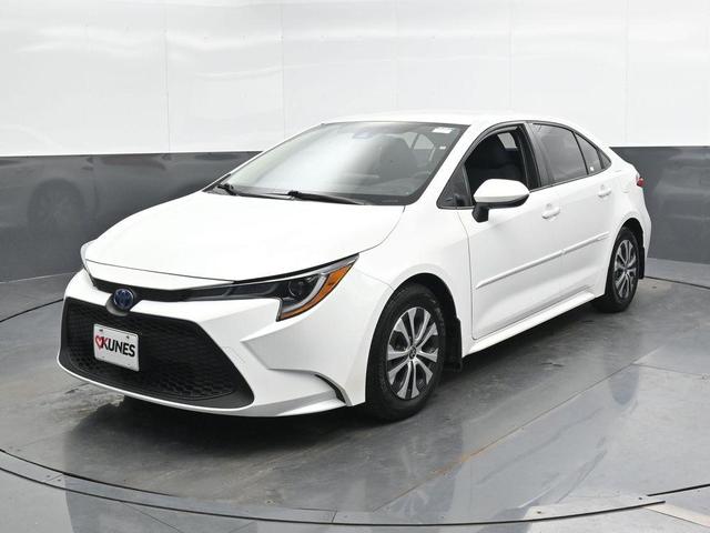 Photo of 2022 White Toyota Corolla Hybrid