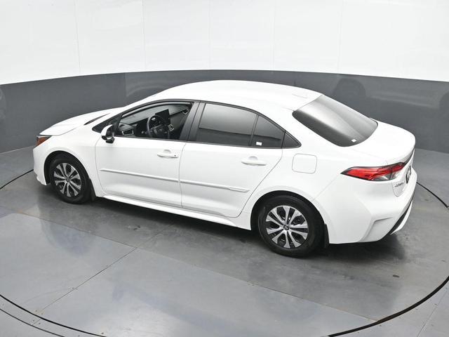 Photo of 2022 White Toyota Corolla Hybrid