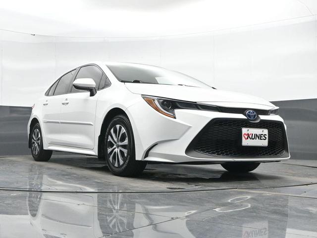 Photo of 2022 White Toyota Corolla Hybrid
