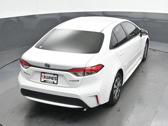 Photo of 2022 White Toyota Corolla Hybrid
