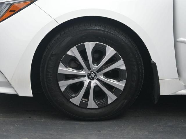 Photo of 2022 White Toyota Corolla Hybrid