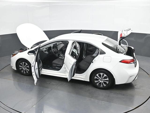 Photo of 2022 White Toyota Corolla Hybrid