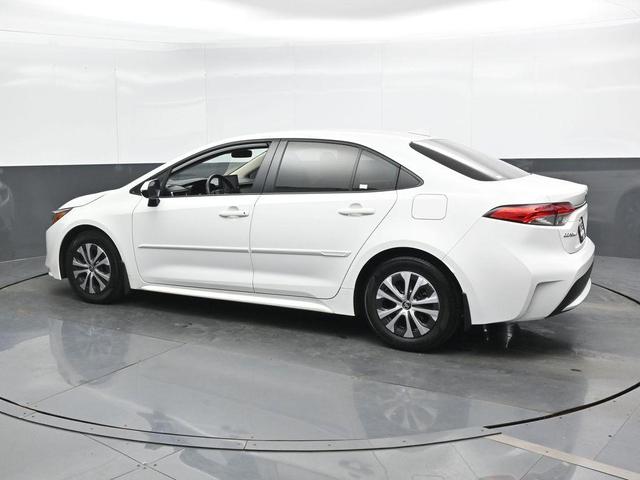 Photo of 2022 White Toyota Corolla Hybrid