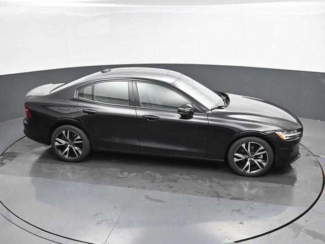 Photo of 2024 Onyx Black Metallic Volvo S60