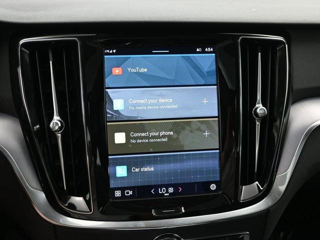 Photo of 2024 Onyx Black Metallic Volvo S60