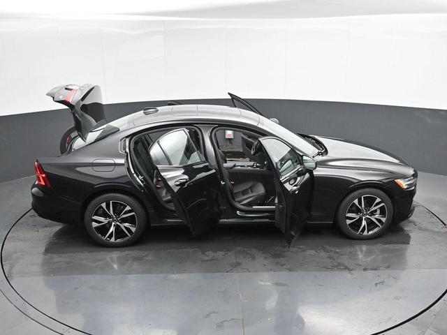 Photo of 2024 Onyx Black Metallic Volvo S60