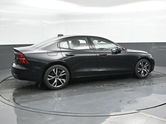 Photo of 2024 Onyx Black Metallic Volvo S60