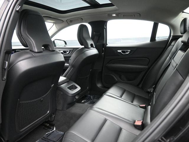 Photo of 2024 Onyx Black Metallic Volvo S60